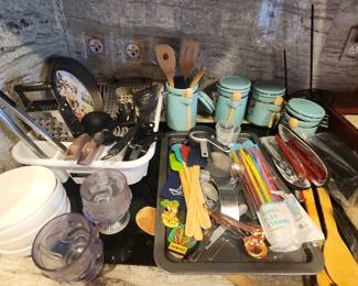 AAE040 - Kitchenware Assortment