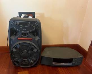AAE006 Bose Wave Music System + iLive Bluetooth Speaker