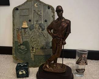AAE043 - Collectible Golf & Harley Davidson Memorabilia