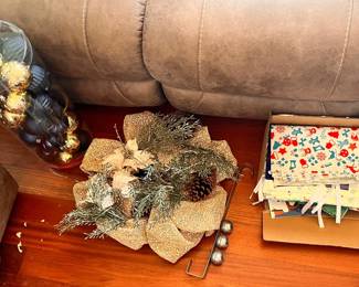 AAE009 - Christmas Decorative Set