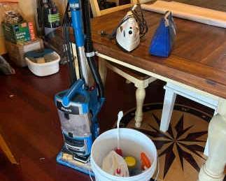 AAE058- Cleaning Lot With Vacuum