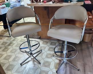 WONDERFUL, IVORY LEATHER SWIVEL CHROME BAR STOOLS - EXCELLENT!