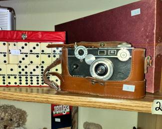 VINTAGE CAMERA
