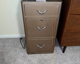 METAL FILE CABINET