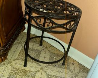 PAIR OF THESE IRON ACCENT STANDS
