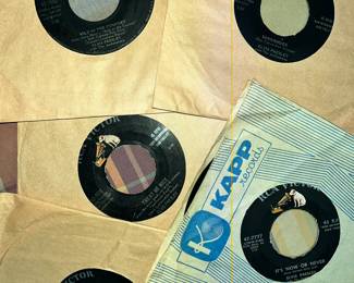 FIVE EXCELLENT ELVIS PRESLEY SINGLES!