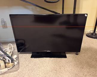 SMALL SAMSUNG TV
