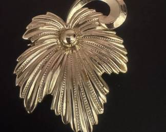 Beautiful vintage brooch