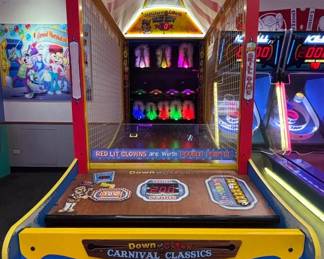 CCS102-Down the Clown Arcade Game