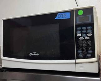 CCS025 Sunbeam Microwave