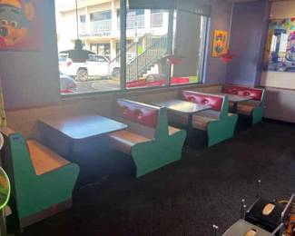 CCS130 4 Booths And 3 Tables