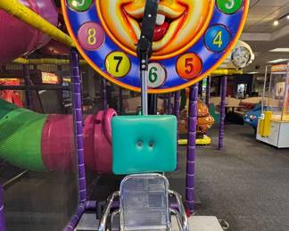 CCS107-Chuck E. Cheese Clock Ride