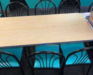 CCS090 - Six chairs and a table