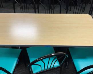CCS080 - Six chairs and a table
