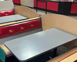CCS135 2 Dividers + 2 Tables