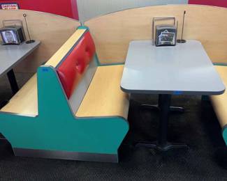 CCS134 2 Booth Chairs, 2 Tables, 2 Dividers
