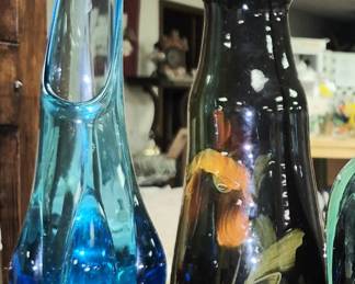 Vintage art glass. L. E. Smith 16" peacock blue swung vase