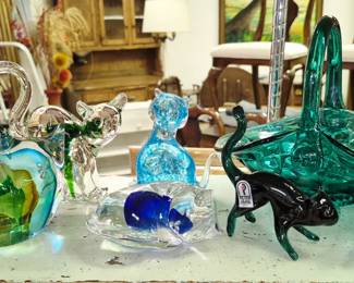 Much cat collectibles. 