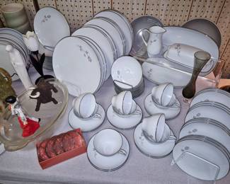 Much china. Vintage Noritake 70 pcs. set