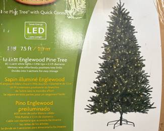 7.5 ft. Christmas Tree w/ Lights