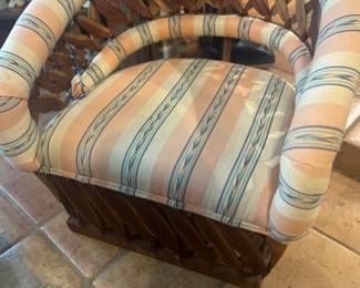 EQUIPAL LOUNGE CHAIR
