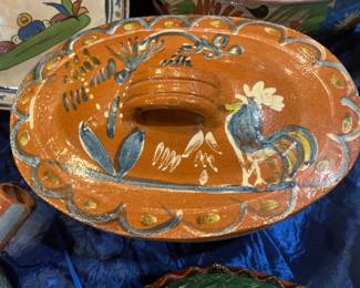 TLAQUEPAQUE CASSEROLE DISH WITH ROOSTER