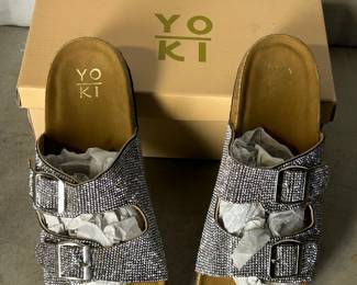 Yoki Sandals