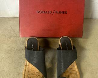 Pliner toe in sandals