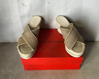 Donald Pliner sandals