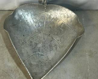 Aluminum leaf serving dish