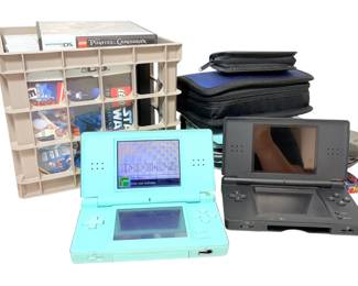 2 Nintendo DS Lites One Turns On With Cases And 15 Games