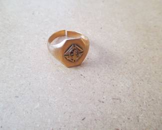 10K gold ring 5.5 grams Size 9