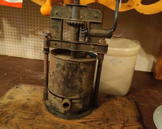 Primitive press