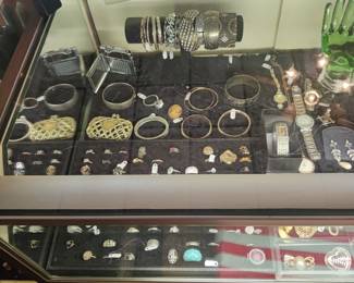 Vintage jewelry 