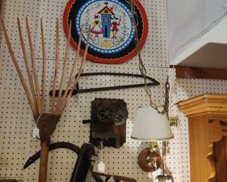 Primitive rake lamp