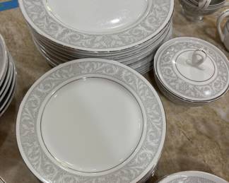 Imperial China by W. Dalton, pattern 5671 “Whitney”, made in Japan