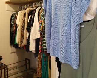 Womens Clothing
Size 12-18