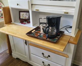 Hutch with extension counter top