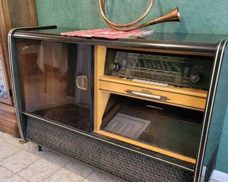 KUBA console stereo 