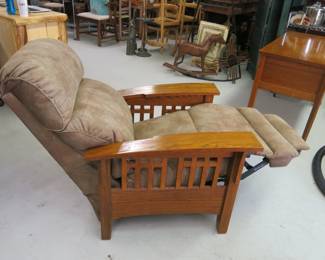 La-Z-Boy Mission Style Upholstered Recliner