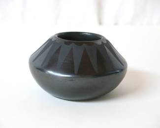 Lupita Martinez San Ildefonso Pueblo Pot