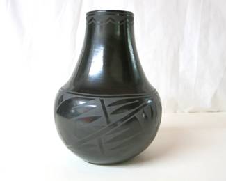 San Ildefonso Unsigned 13" Black On Black Pot