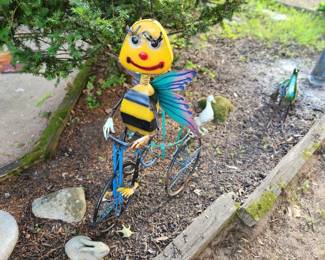 Bee on Bike