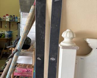 Vintage Hart skis