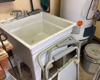 Shop sink