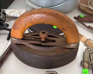 Cast iron sad iron