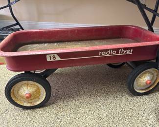 Radio Flyer red wagon