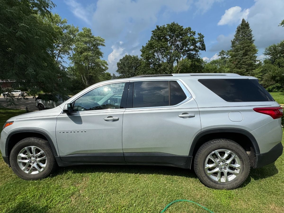2018 Chevrolet Traverse FWD 1LT Cloth, 5 seat, 54,000+ miles, new battery, garage checked, clean inside and out, 1 owner. $18,000 Cash or bank check only. All documents available