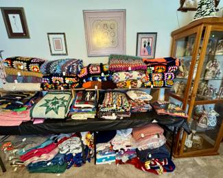 Afghans, quilts - newer and antque/vintage, blankets and throws