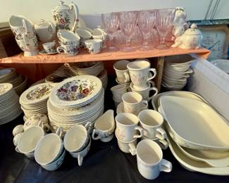 Set of ceramic dinnerware